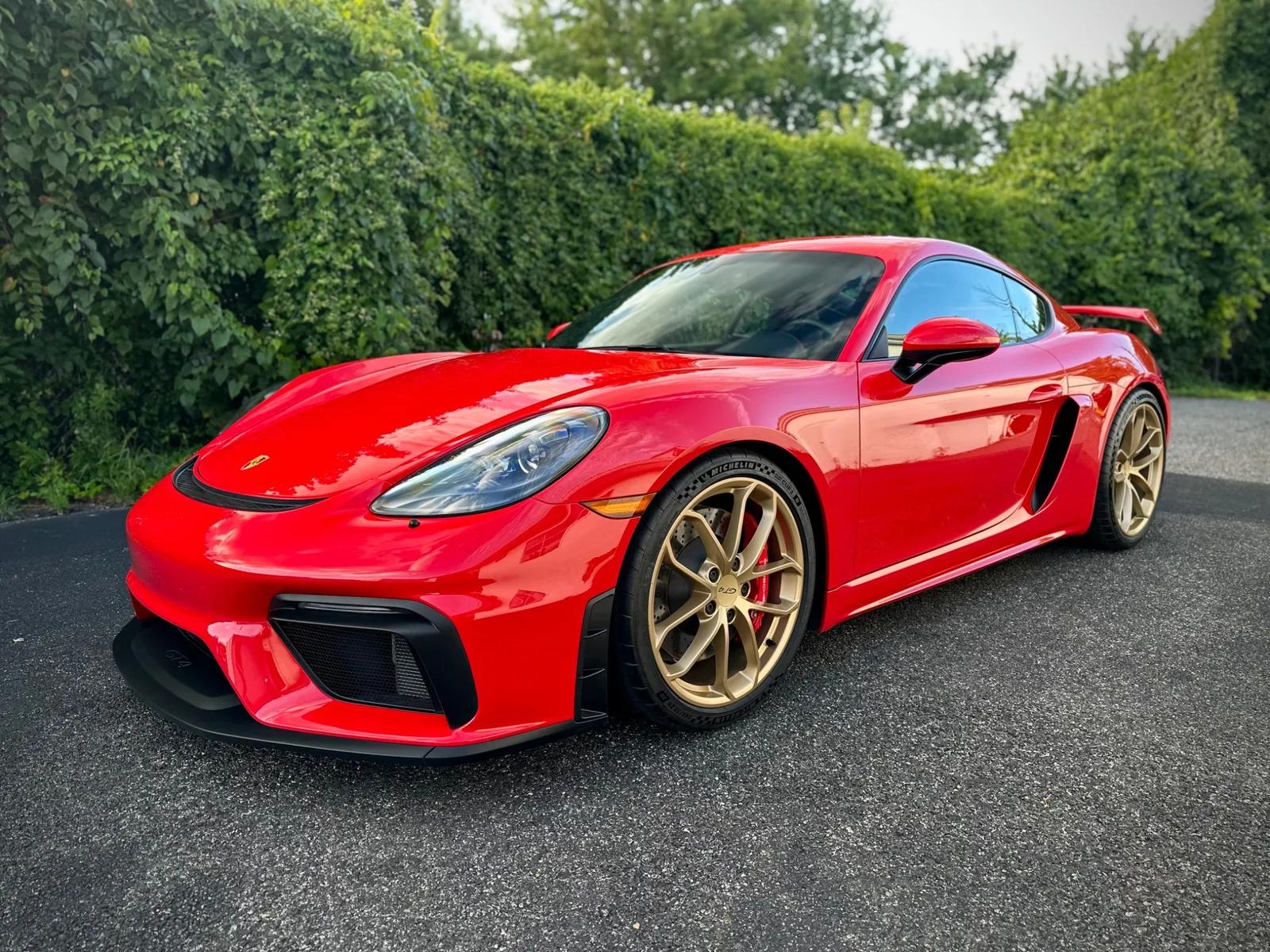 2021 Porsche Cayman GT4
