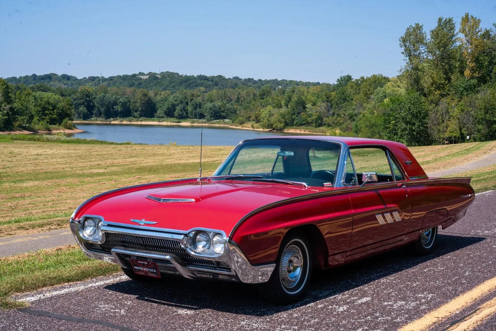 1963 Ford Thunderbird