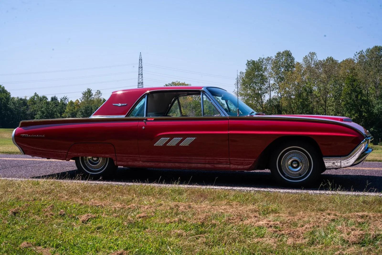 1963 Ford Thunderbird