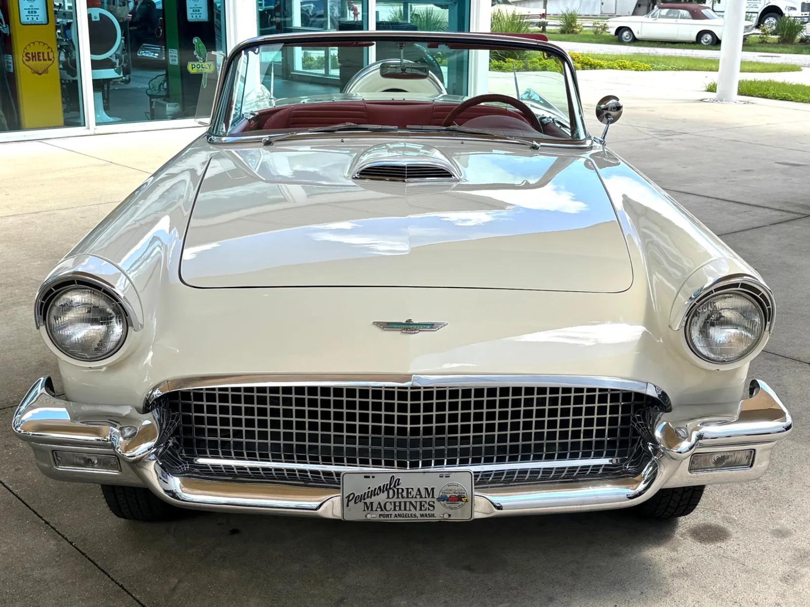 1957 Ford Thunderbird