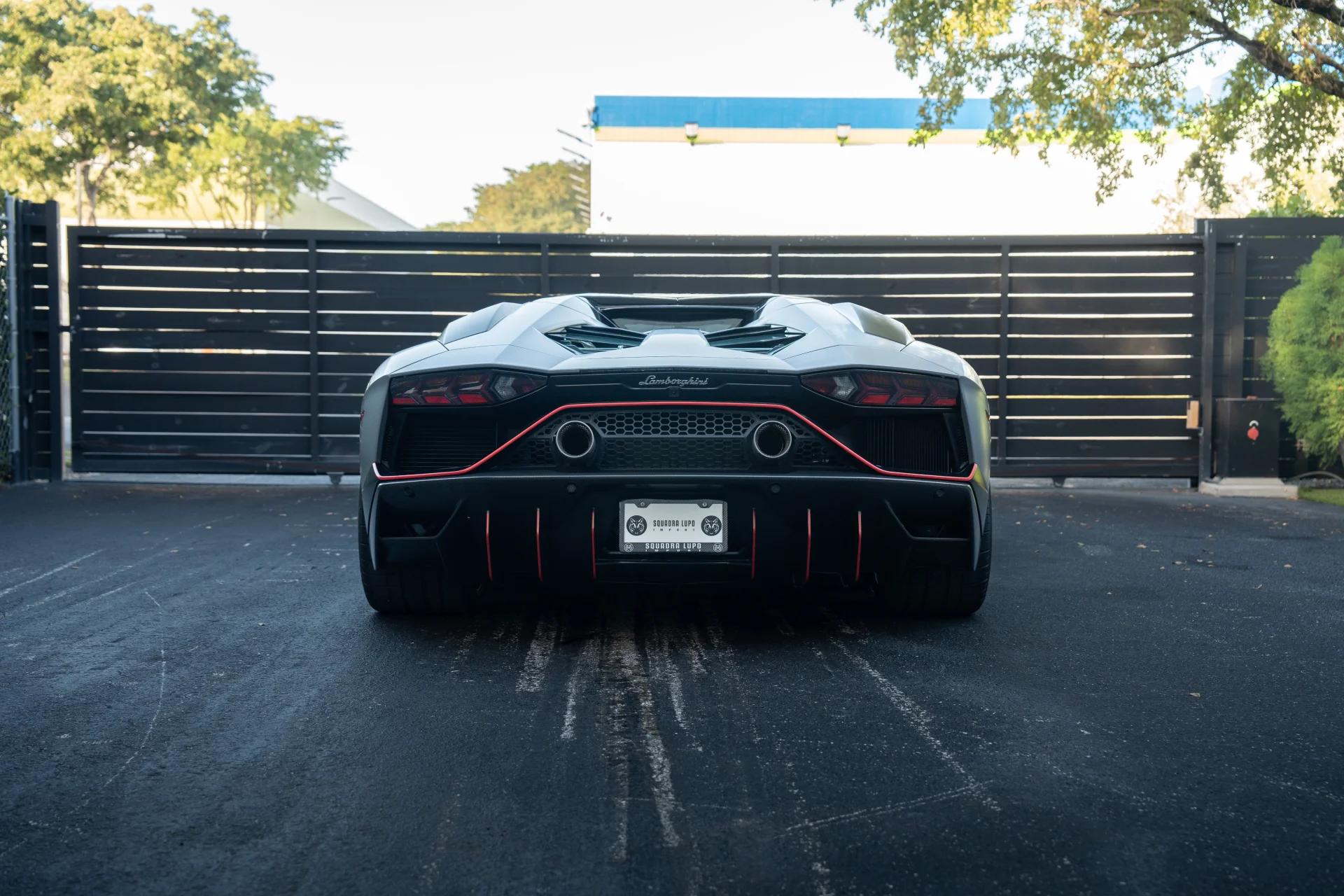 2022 Lamborghini Aventador