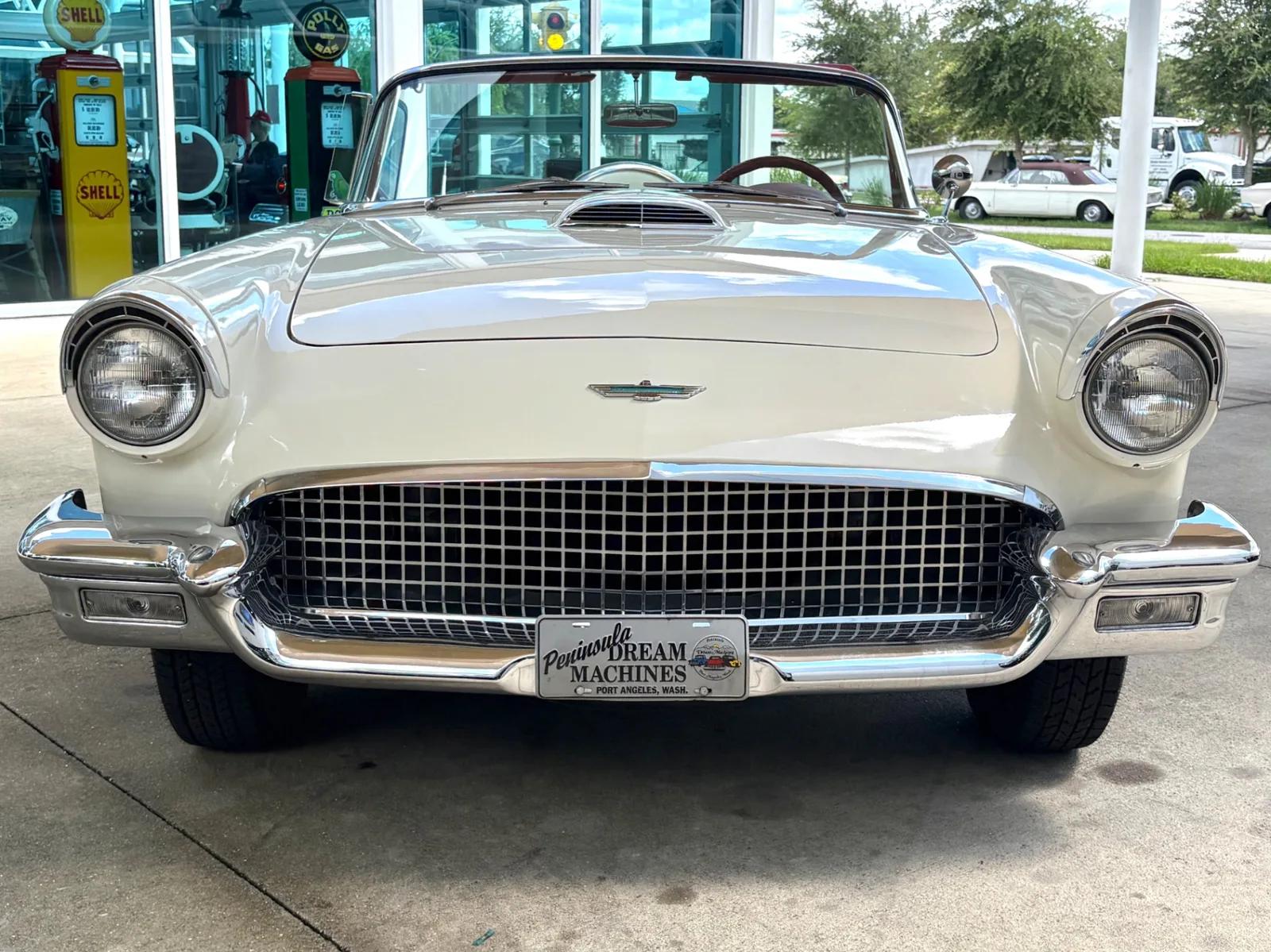 1957 Ford Thunderbird