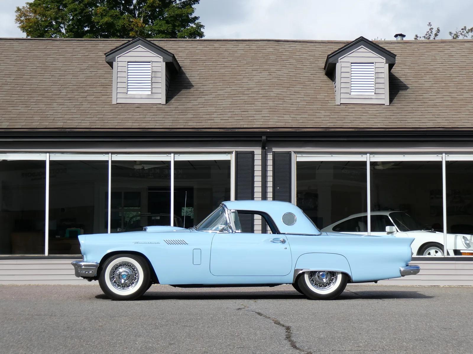 1957 Ford Thunderbird