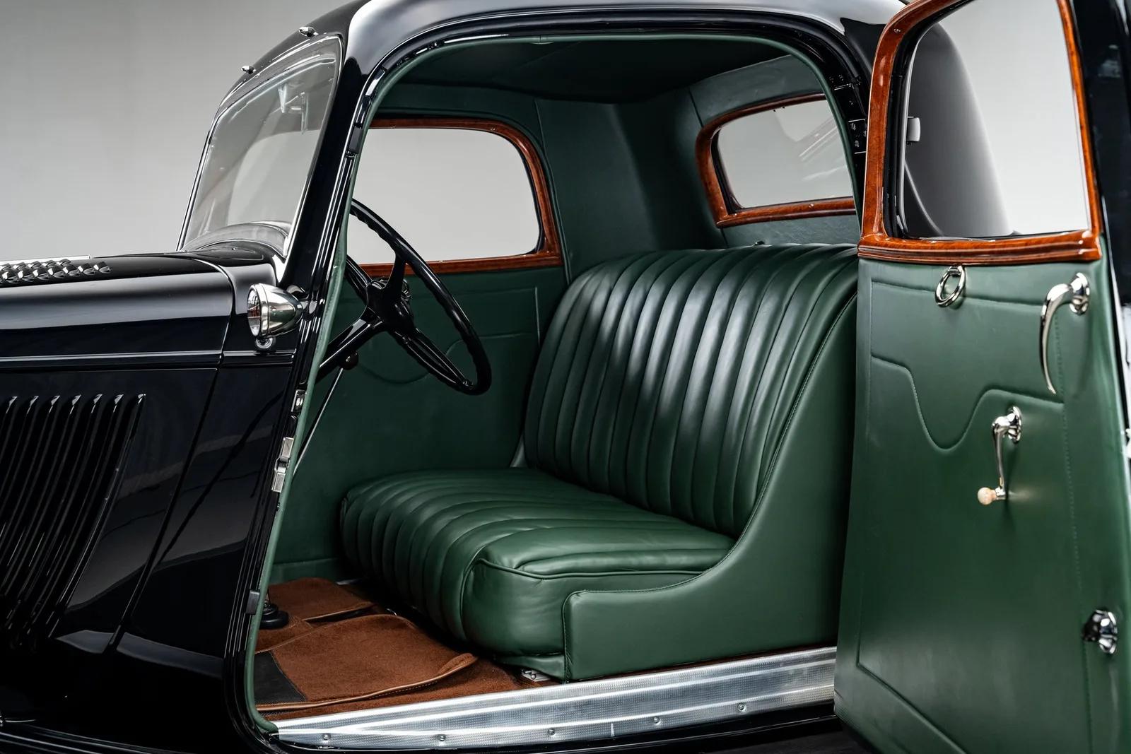 1933 Ford Model 18 & 40 V8 (1932-1934)