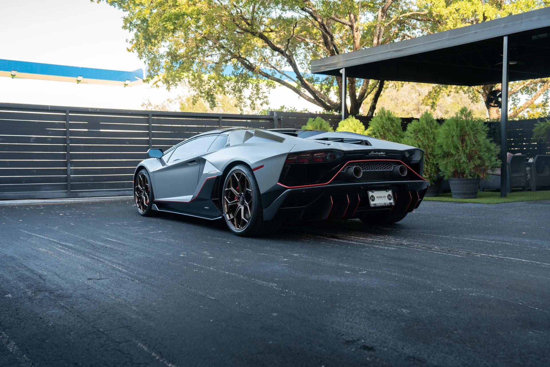 2022 Lamborghini Aventador