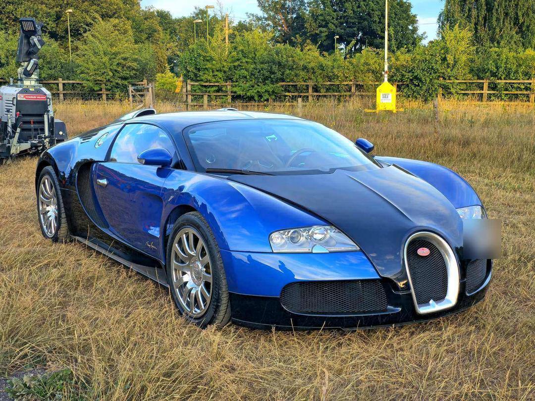 Bugatti Veyron 16.4, front three-quarter view