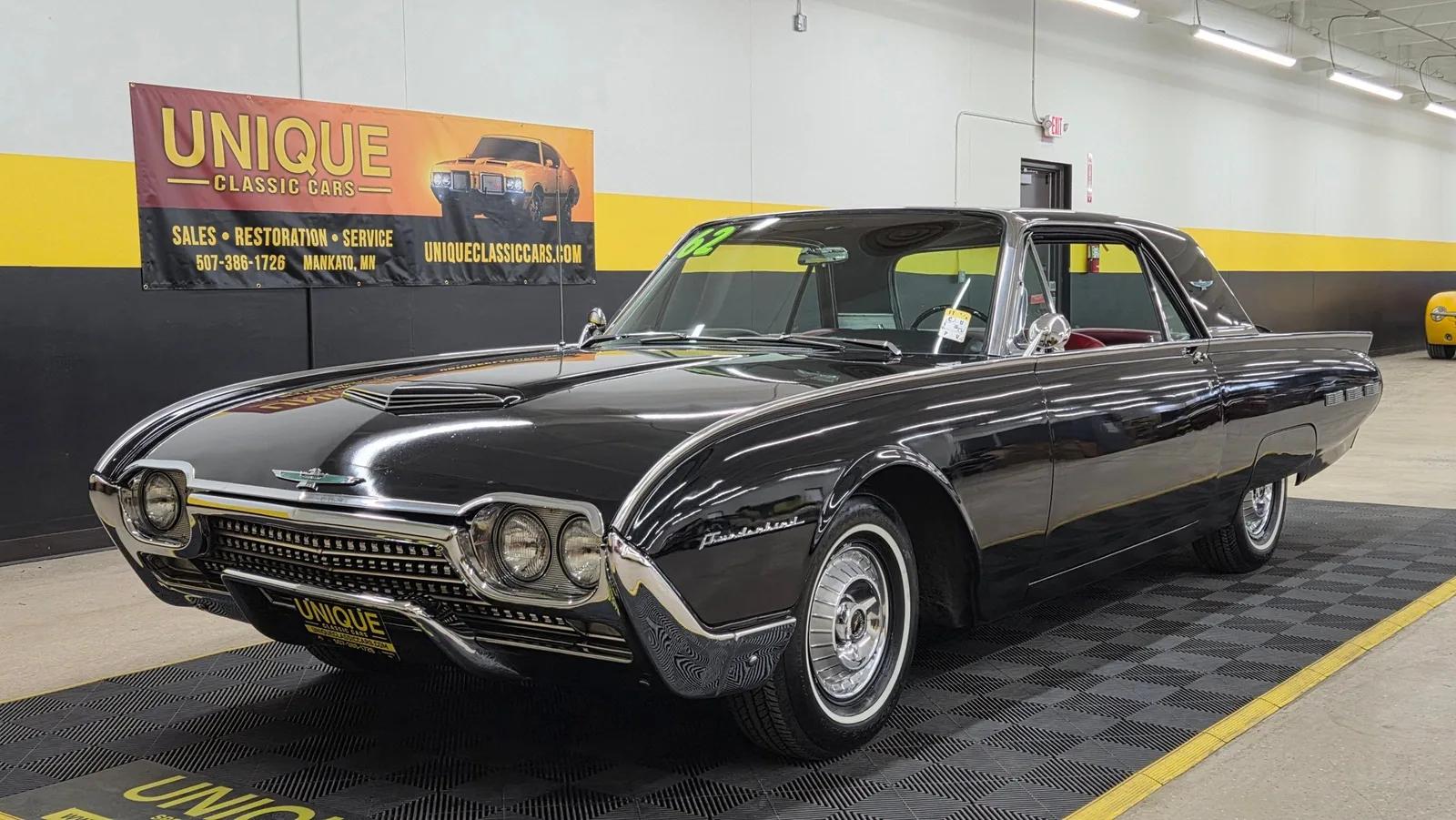 1962 Ford Thunderbird