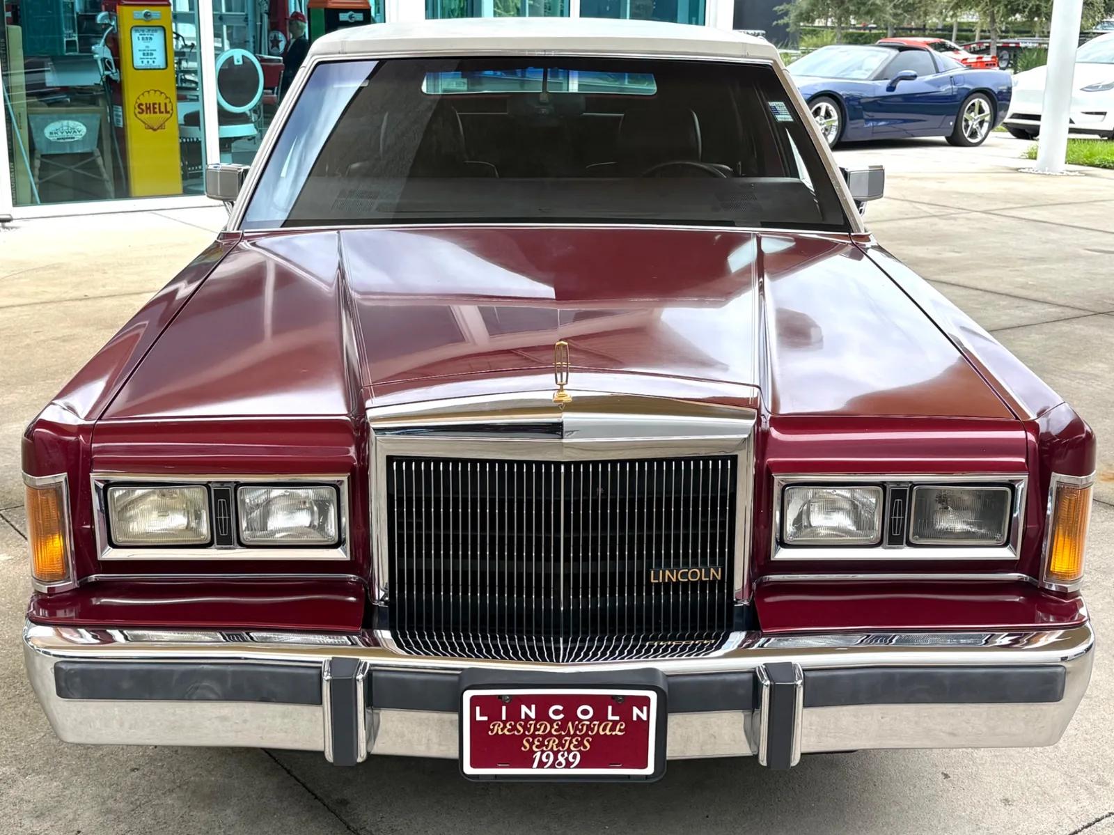 1989 Lincoln Town car