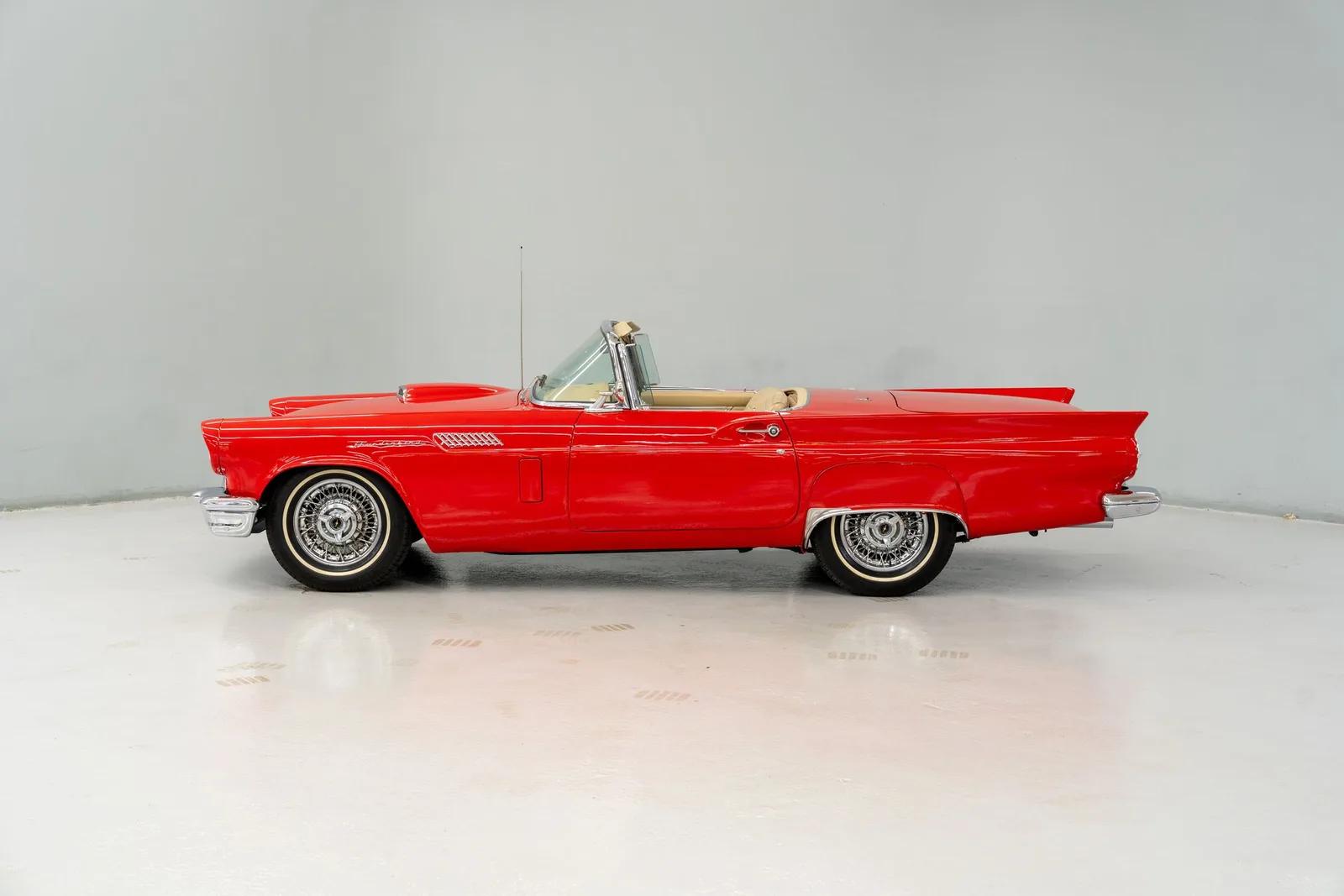1957 Ford Thunderbird
