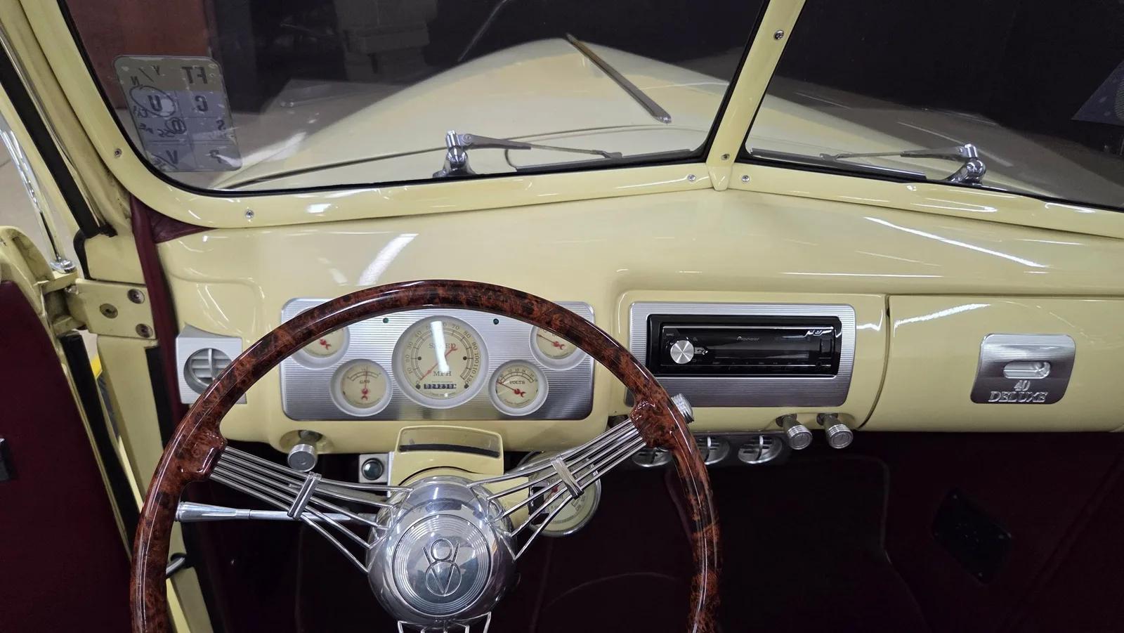 1940 Ford Deluxe