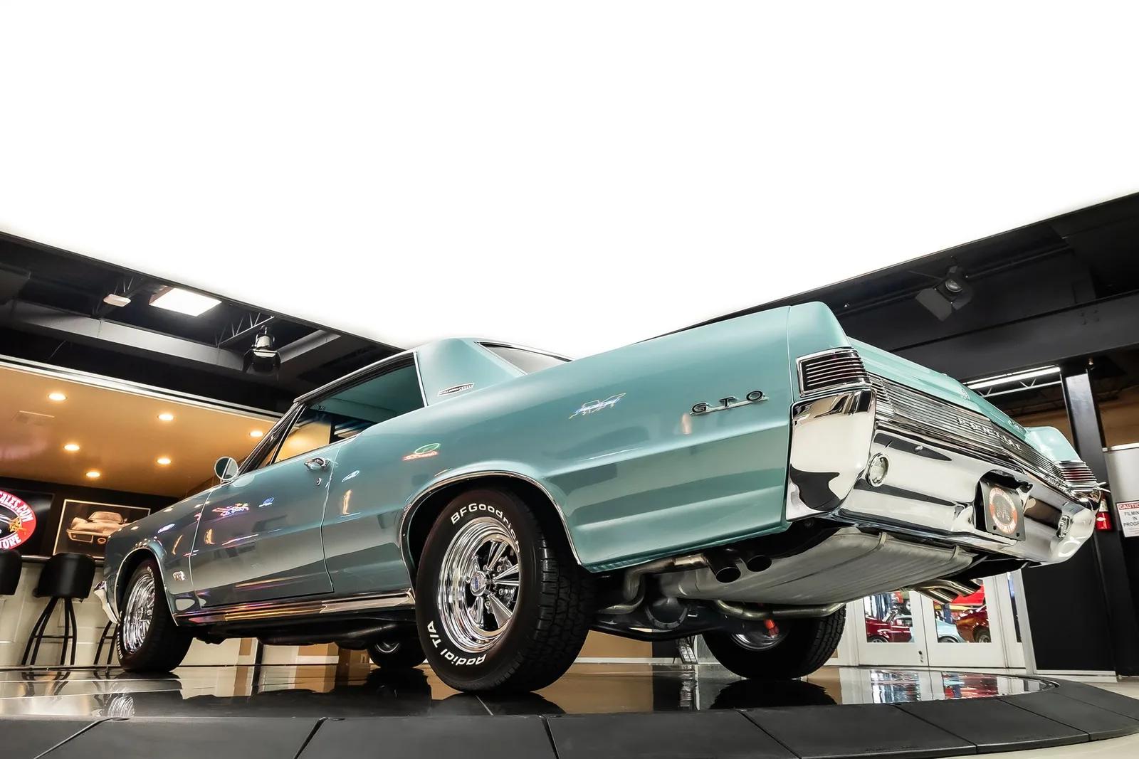 1965 Pontiac GTO Tribute Replica