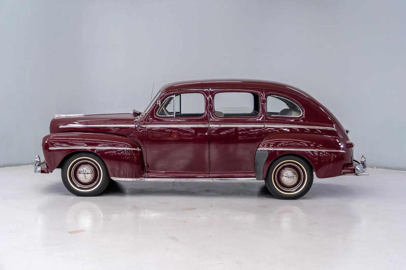 1948 Ford Super Deluxe