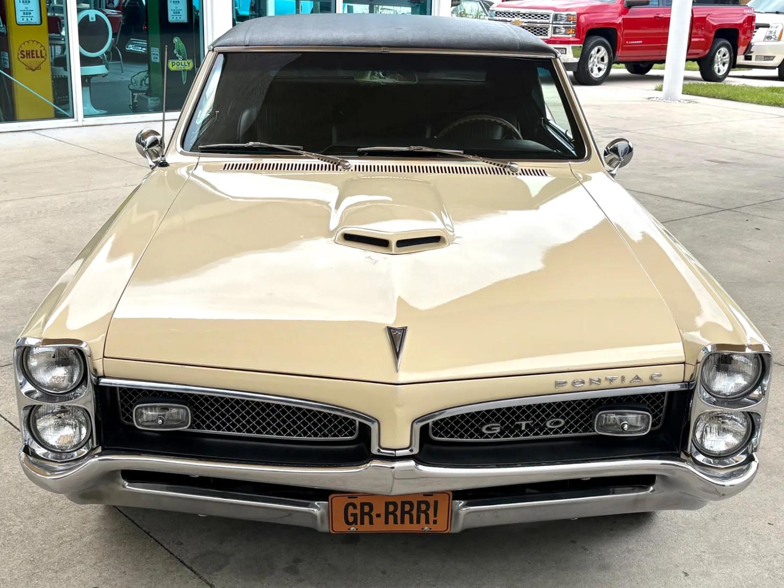 1967 Pontiac GTO Tribute Replica
