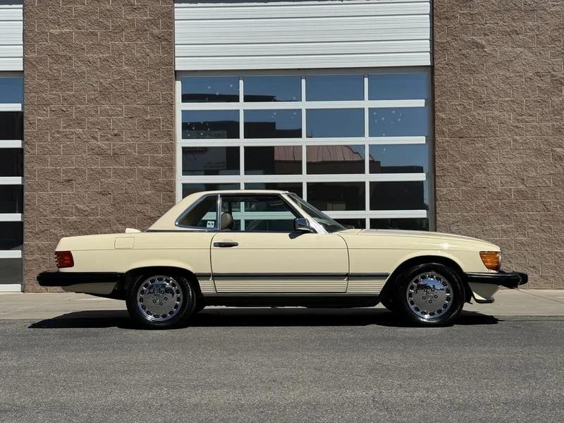 1987 Mercedes-Benz 560 SL