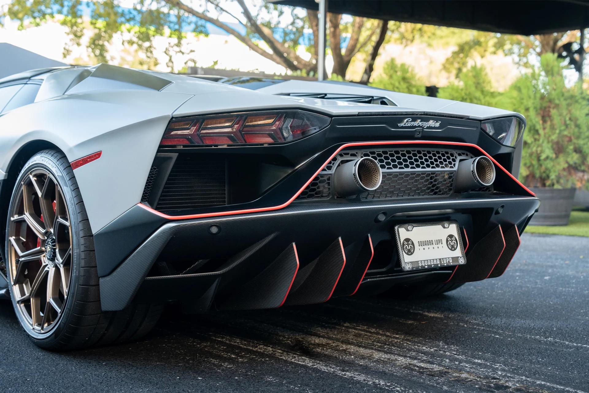 2022 Lamborghini Aventador