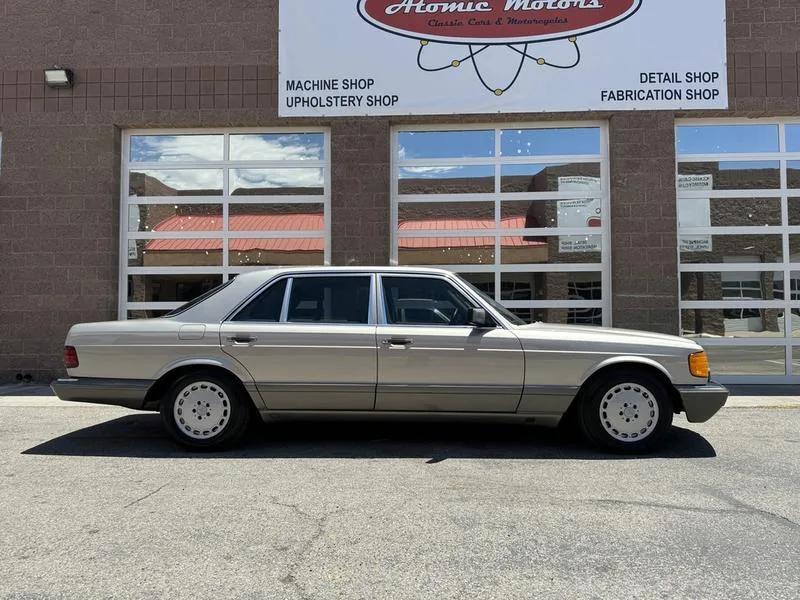 1988 Mercedes-Benz 560