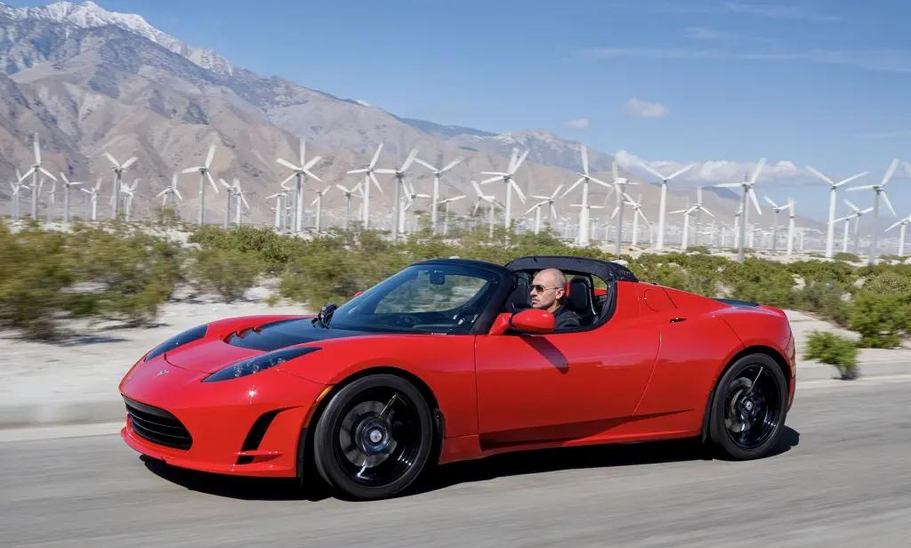 Tesla Roadster in red, the first electric sports car to revolutionize EVs