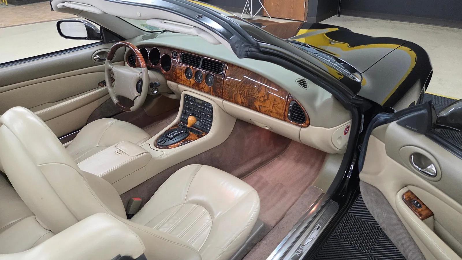 1999 Jaguar Xk8