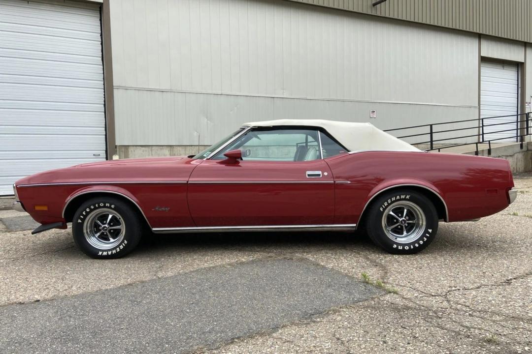1972 Ford Mustang convertible in maroon with white top